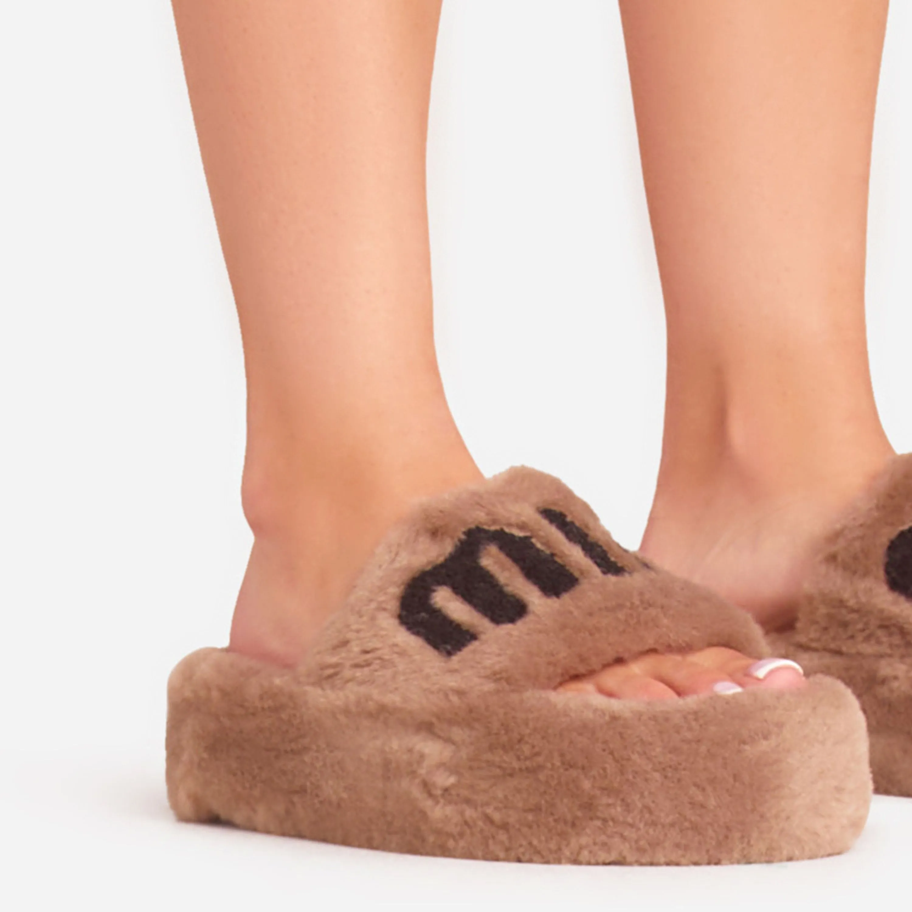 Chick Logo Detail Flat Slipper In Brown Faux Fur