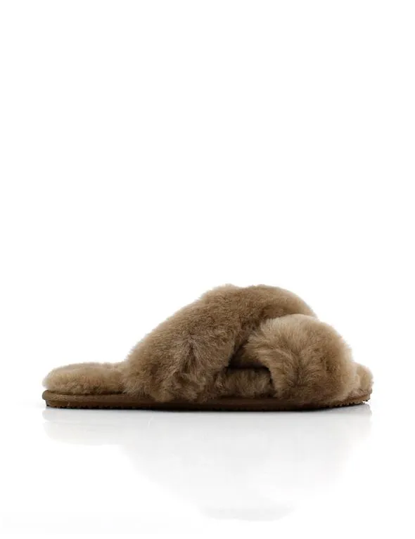 La Tribe      La Tribe - Crossover Sheepy Slipper (Tobacco)