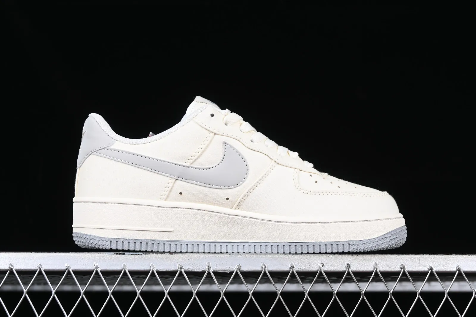 Nike Air Force 1 07 Low Sail Rice White Light Grey ME0112-522