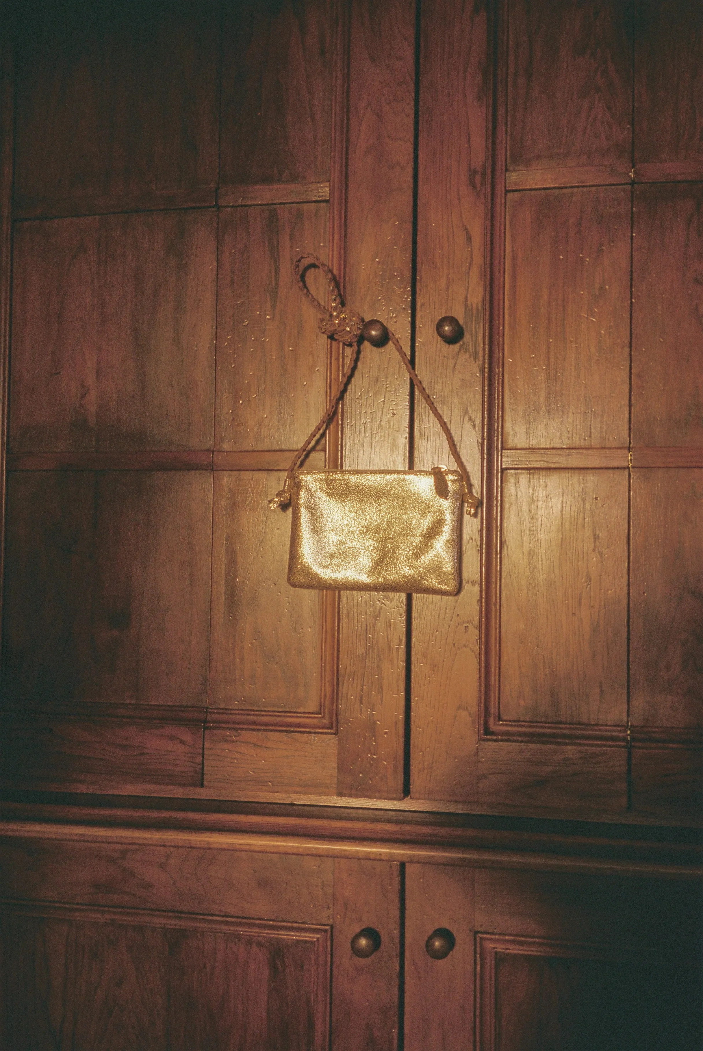 Thinna clutch Crackled metallic goat Gold
